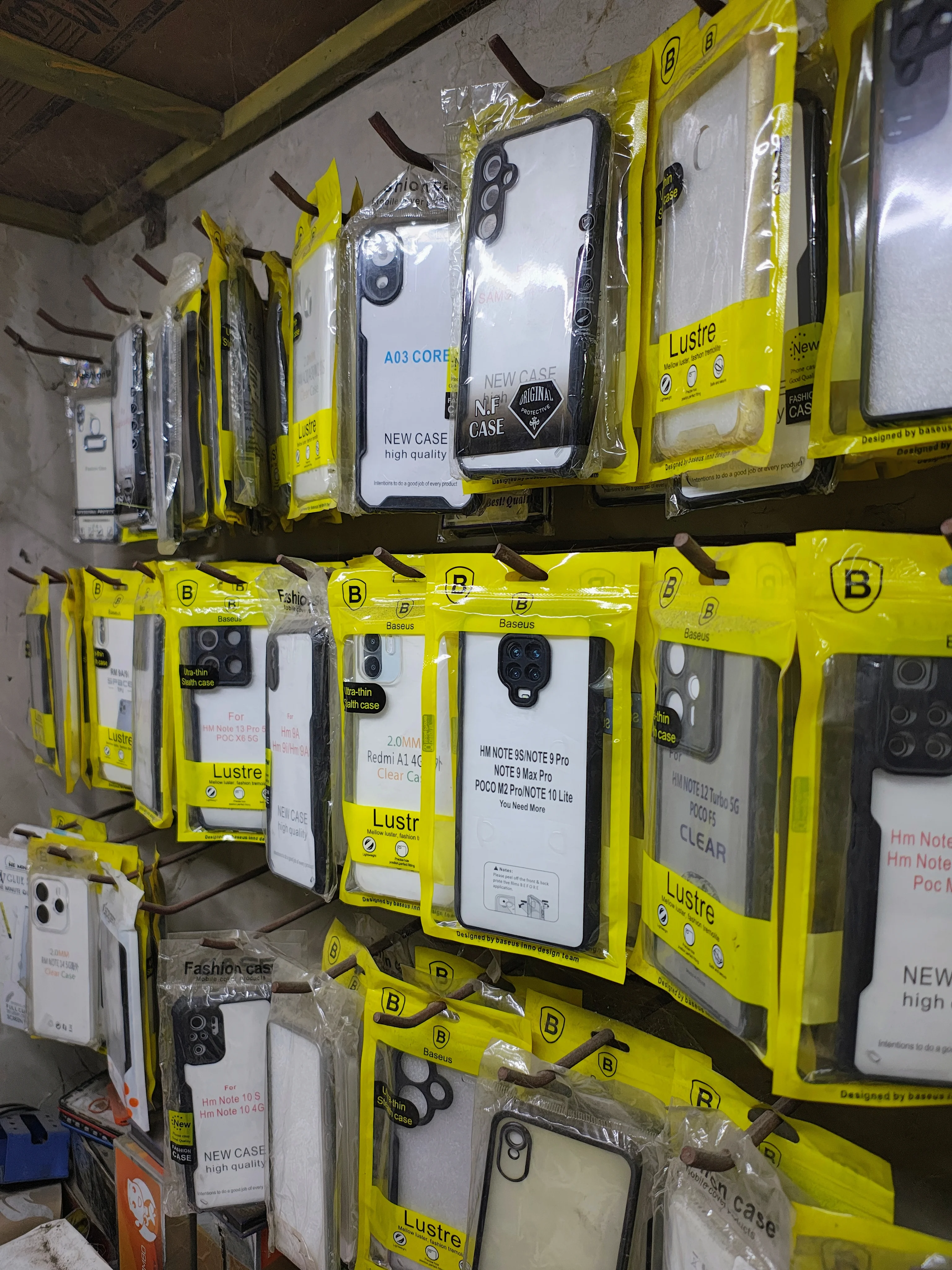 Customer service counter inside Smart Mobiles Muthupet